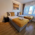 168 - Excellentstays - 2 Bedroom Flat