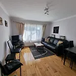168 - Excellentstays - 2 Bedroom Flat