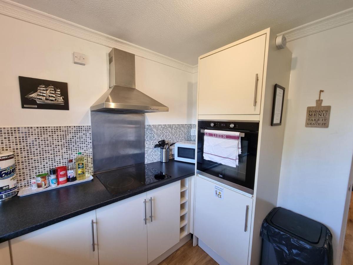 168 - Excellentstays - 2 Bedroom Flat *
