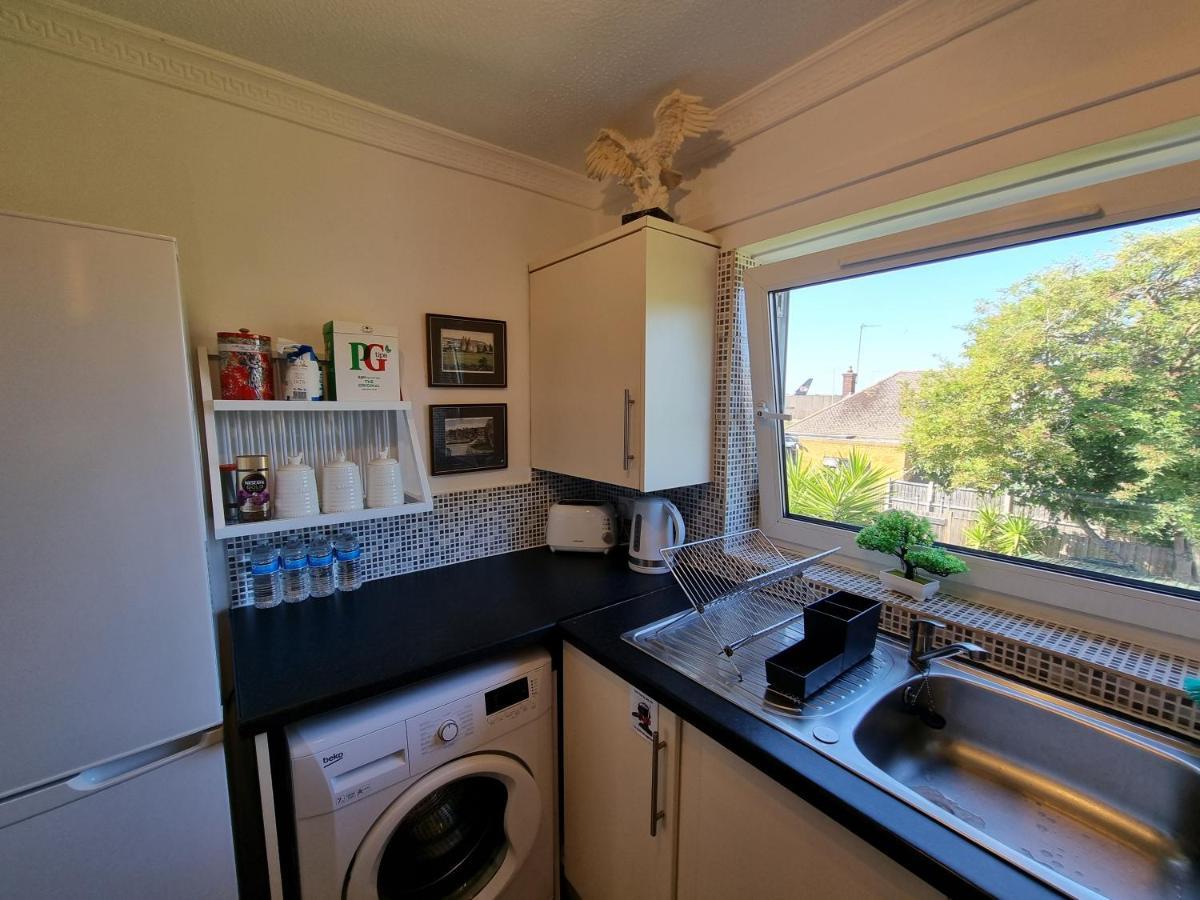 168 - Excellentstays - 2 Bedroom Flat *