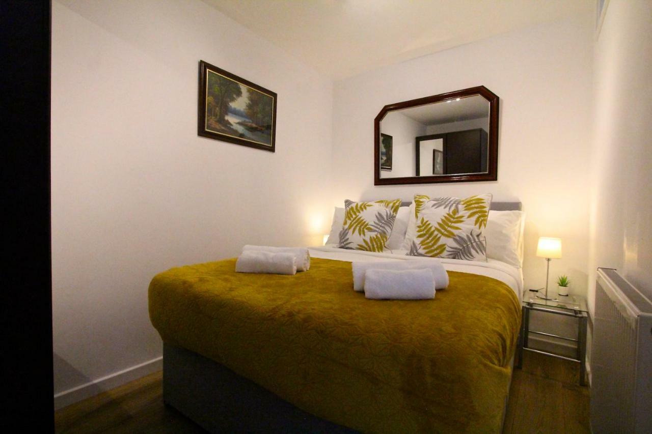 168 - Excellentstays - 2 Bedroom Flat Apartment Stanwell